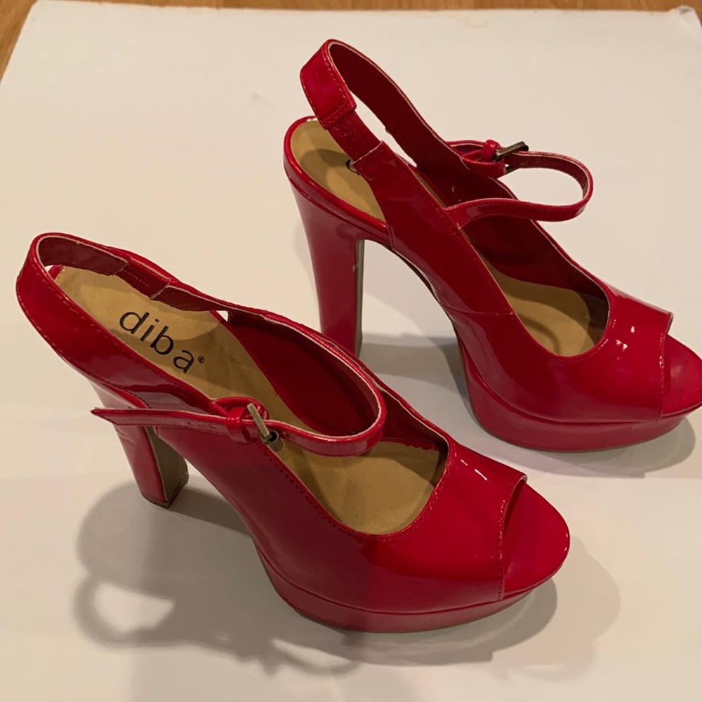 DIBA Woman’s platform heeled shoes